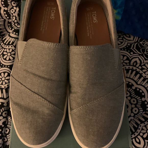 Toms shoes - Picture 2 of 4